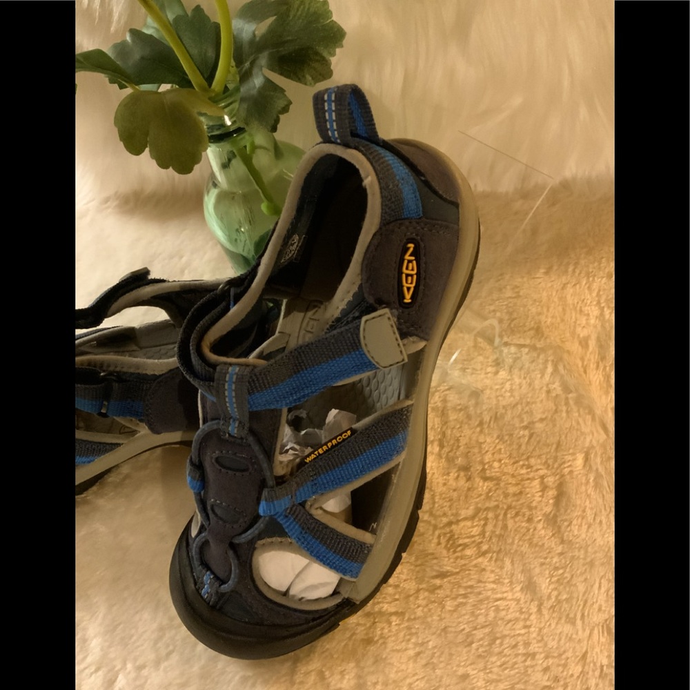 KEEN  Blu/gray/Blk Waterproof sneaker shoe. US Sz 3-fits women Sz 5